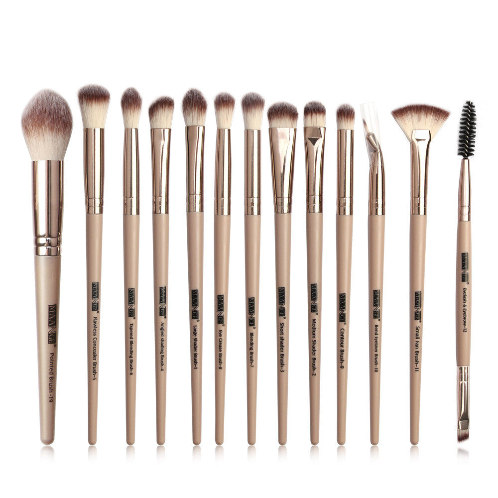 Professional eyeshadow brush set for blending and detailing