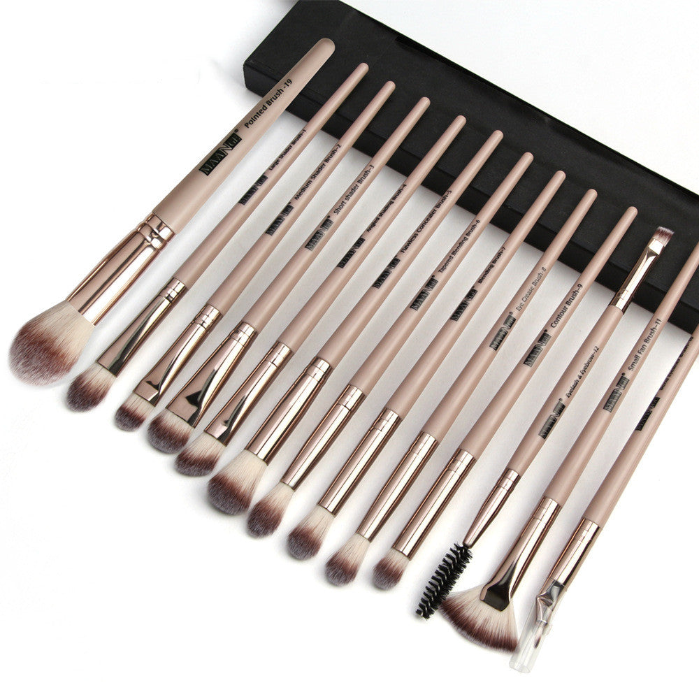 Soft nylon eye makeup brushes for smooth application