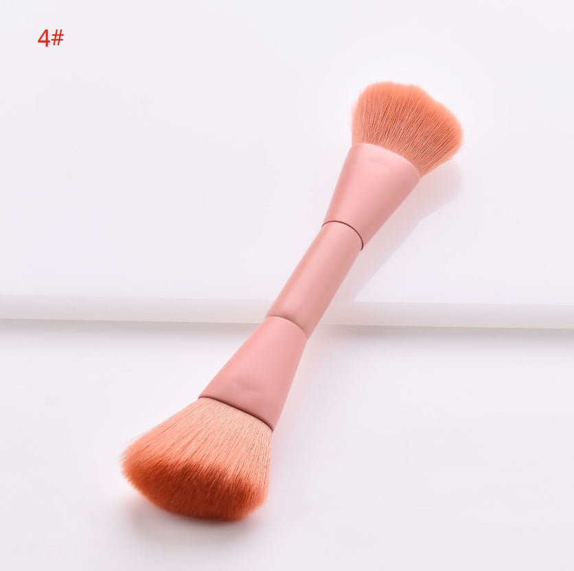 Soft nylon makeup brushes suitable for all skin types