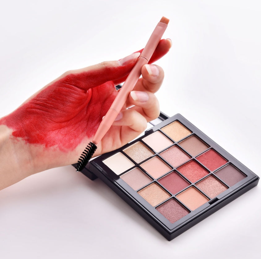Makeup brushes with premium wooden handles and soft bristles